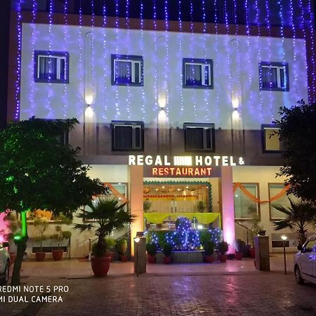 Regal Hotel And Restaurant Mathura Bagian luar foto