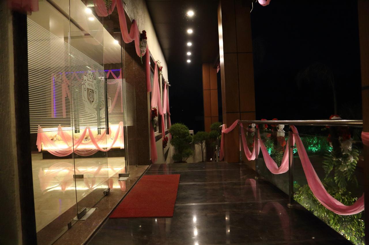 Regal Hotel And Restaurant Mathura Bagian luar foto
