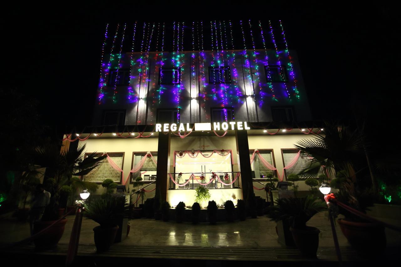 Regal Hotel And Restaurant Mathura Bagian luar foto