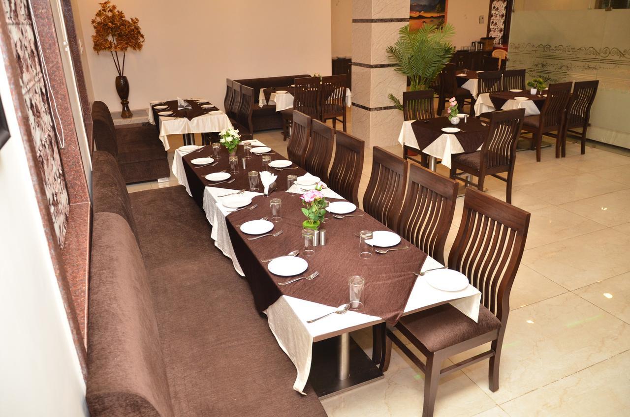 Regal Hotel And Restaurant Mathura Bagian luar foto