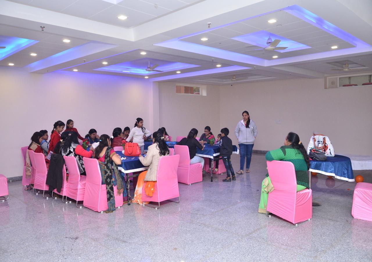 Regal Hotel And Restaurant Mathura Bagian luar foto