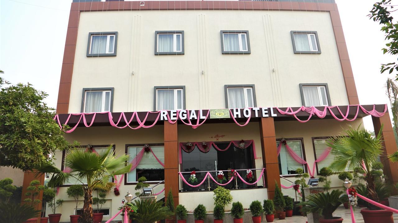 Regal Hotel And Restaurant Mathura Bagian luar foto